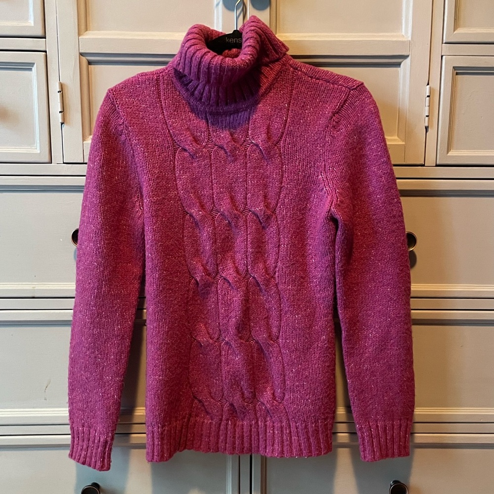 Fuschia cable knit sweater women’s medium